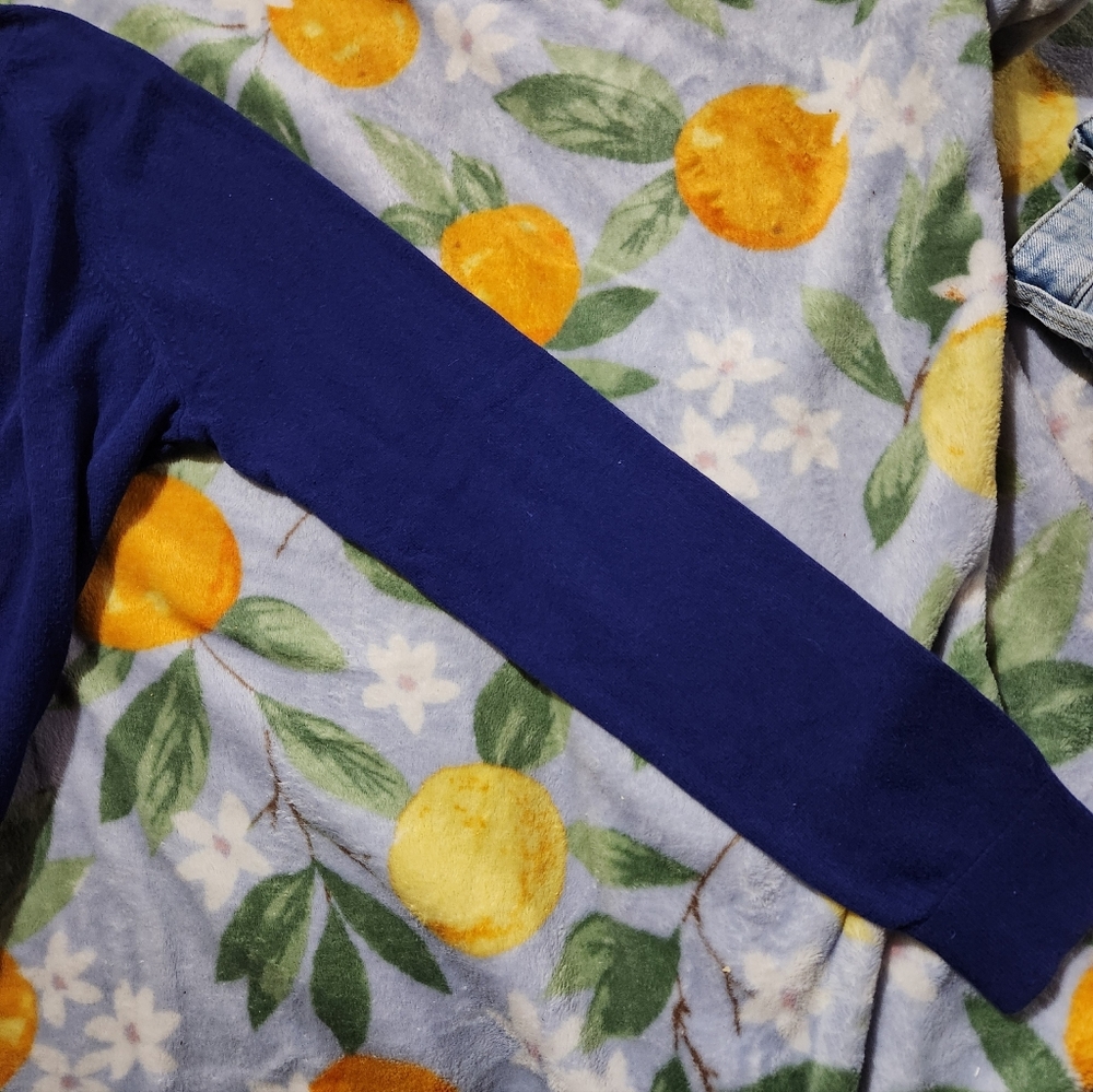 Banana Republic Men's Deep Blue Crewneck Sweater Premium Luxe Yarn Size M - Picture 8 of 15